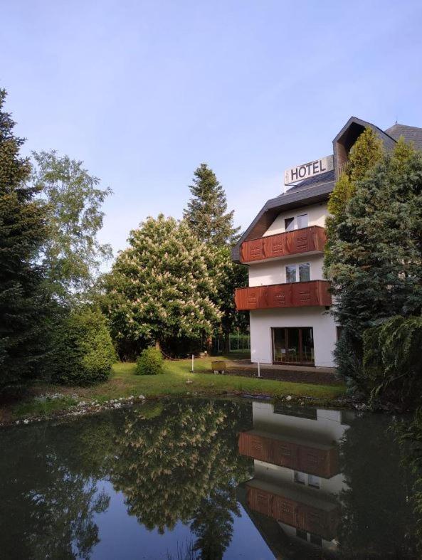 Zenner'S Landhotel Newel Exterior photo