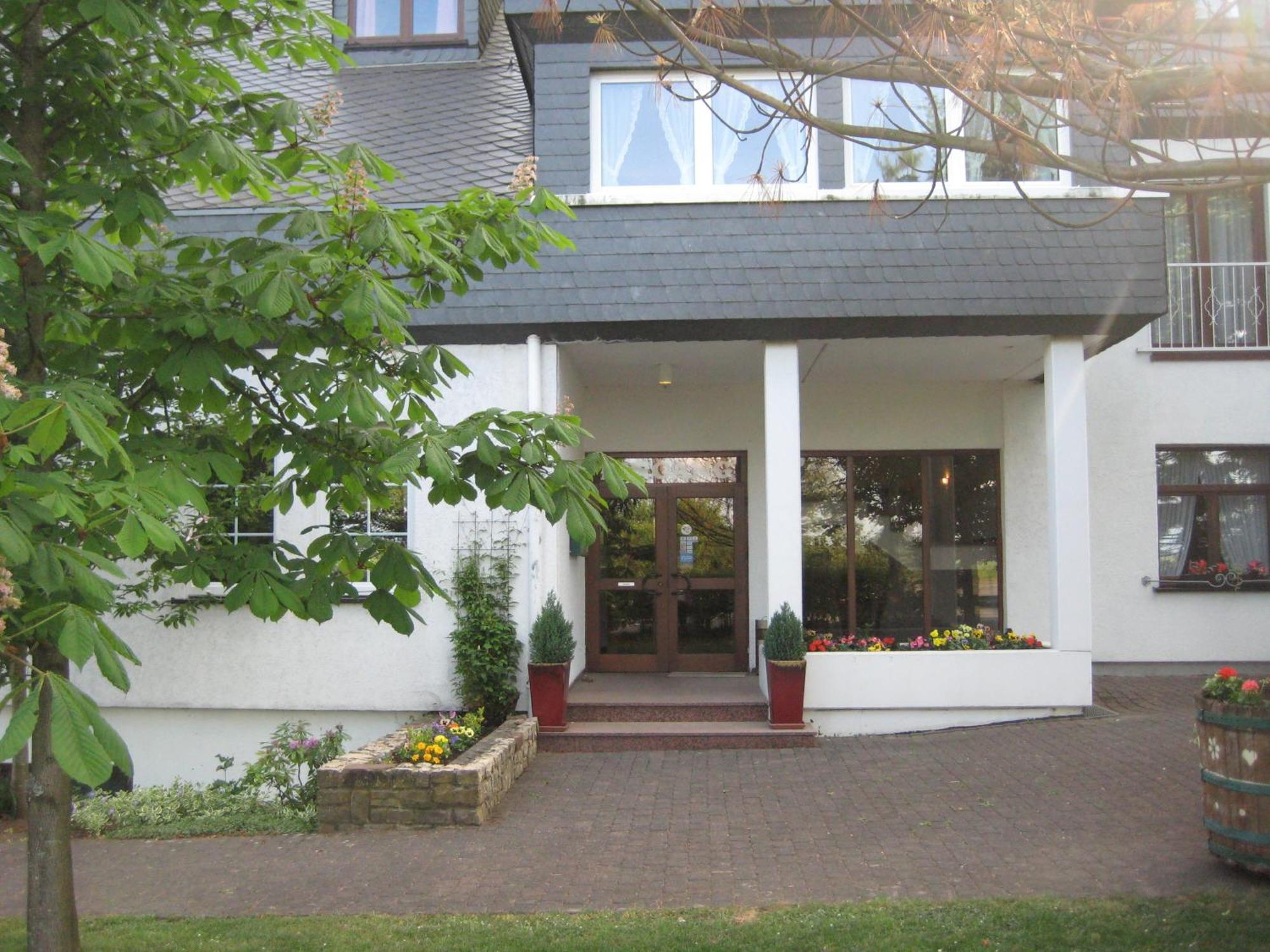 Zenner'S Landhotel Newel Exterior photo